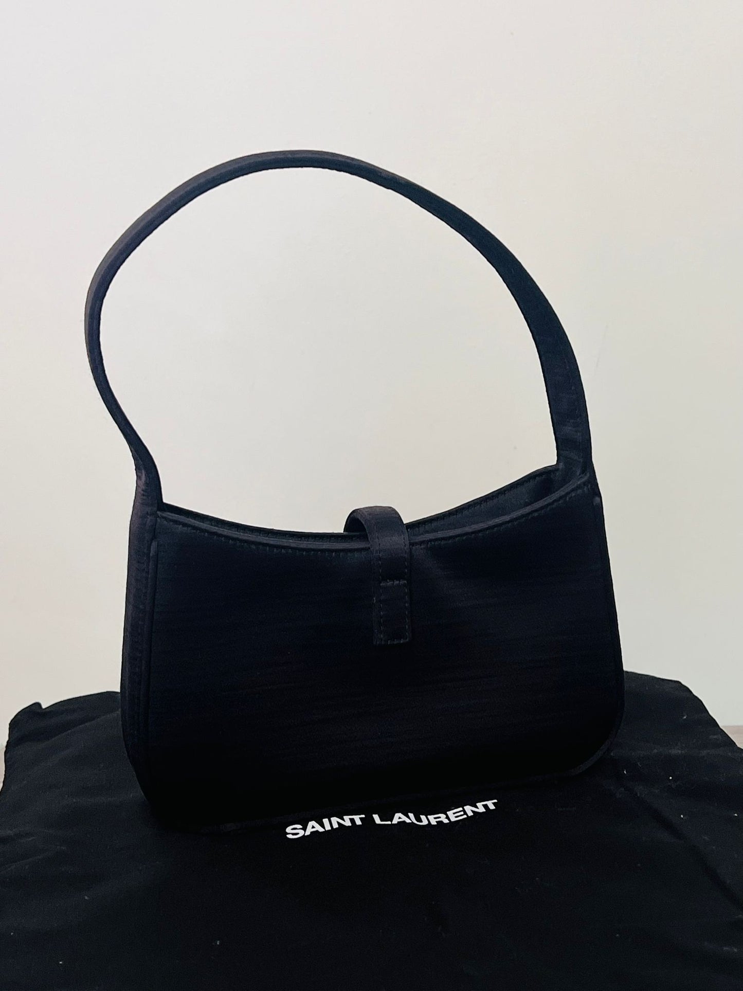 Saint Laurent Borsa Le 5 à 7 Mini in Raso di Seta