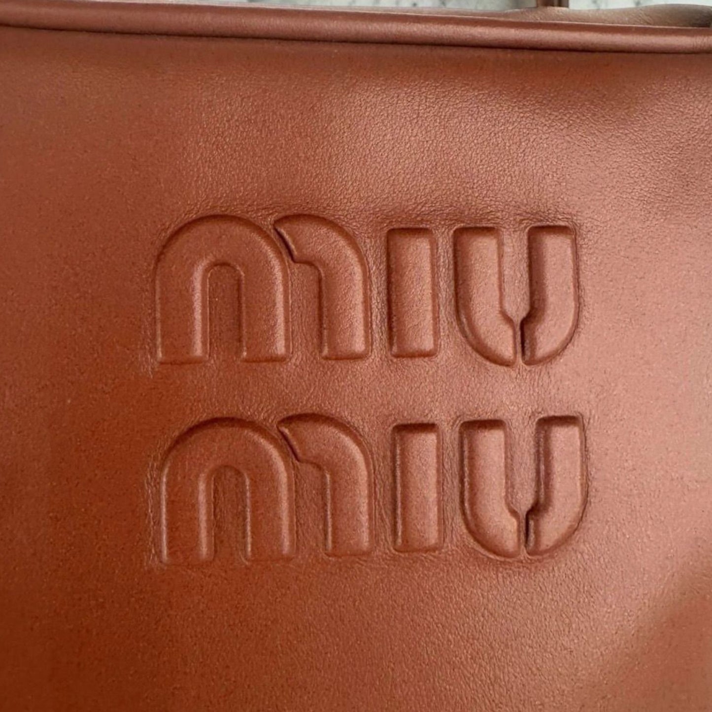 Miu Miu Beau in pelle di vitello color rust