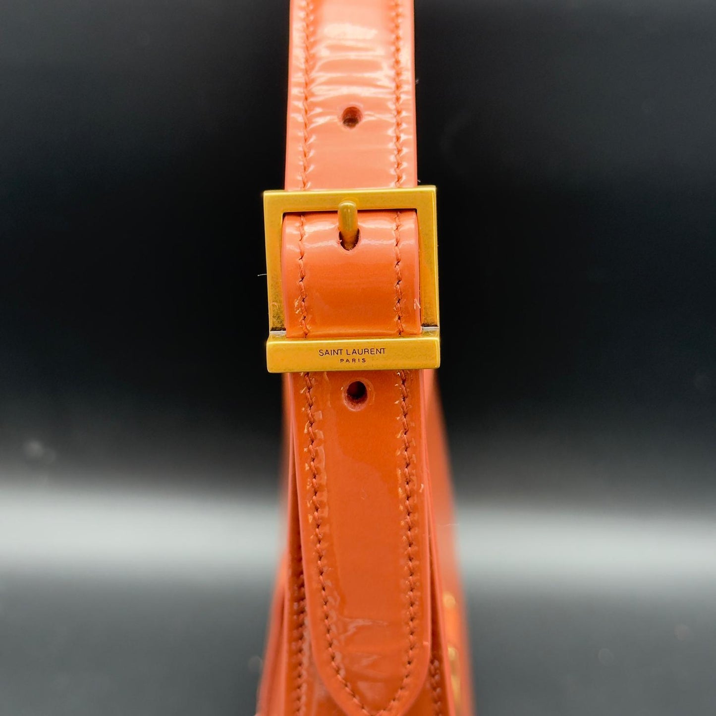 Saint Laurent Le 5 à 7 Shoulder Bag in vernice cognac