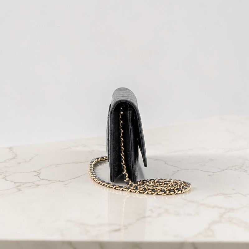 Chanel Wallet On Chain in pelle Caviar nera con hardware oro