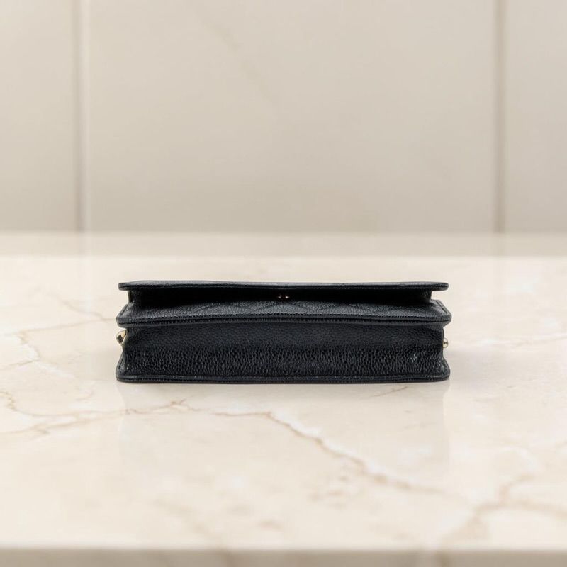 Chanel Wallet On Chain in pelle Caviar nera con hardware oro