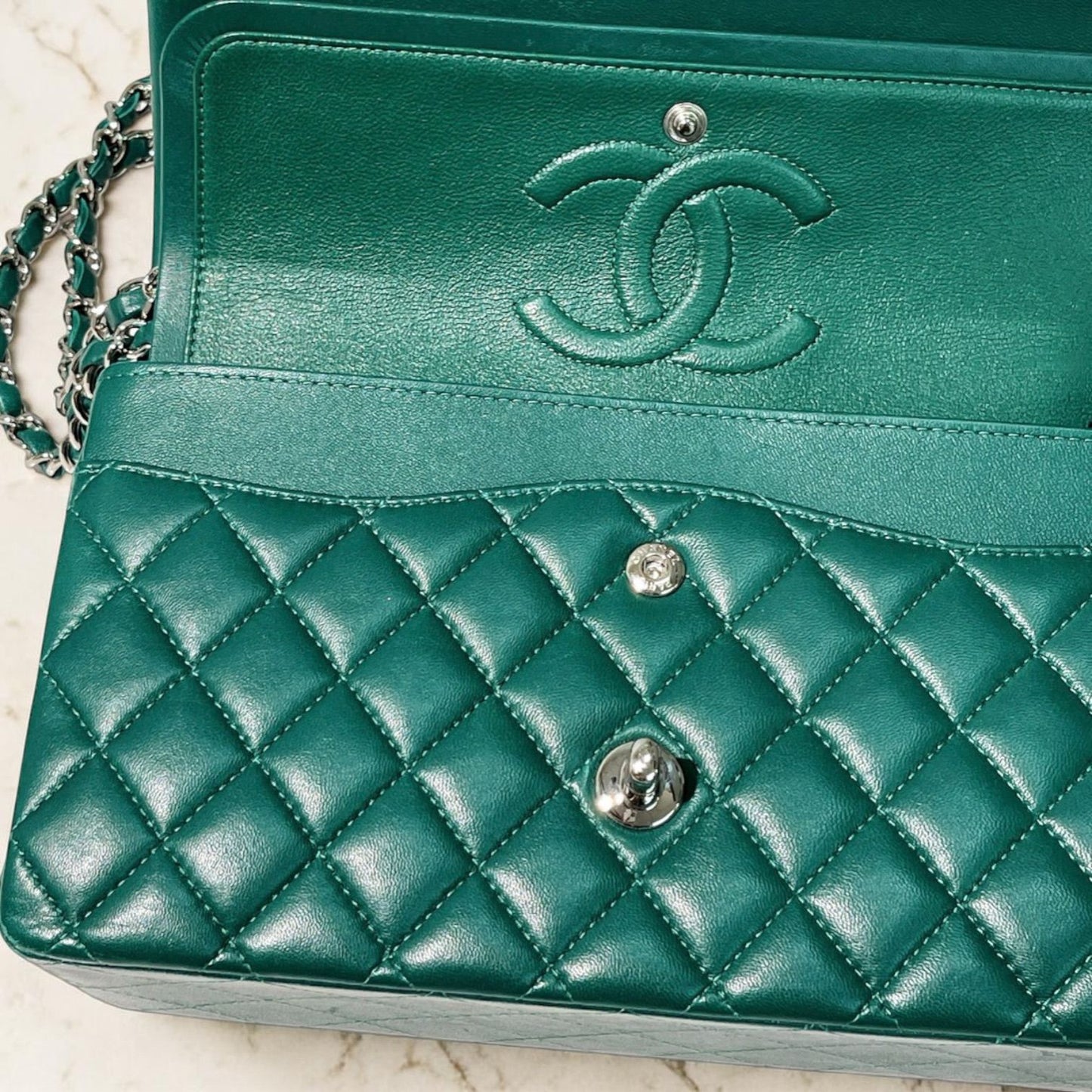 Chanel Timeless Classic Flap Bag in pelle trapuntata