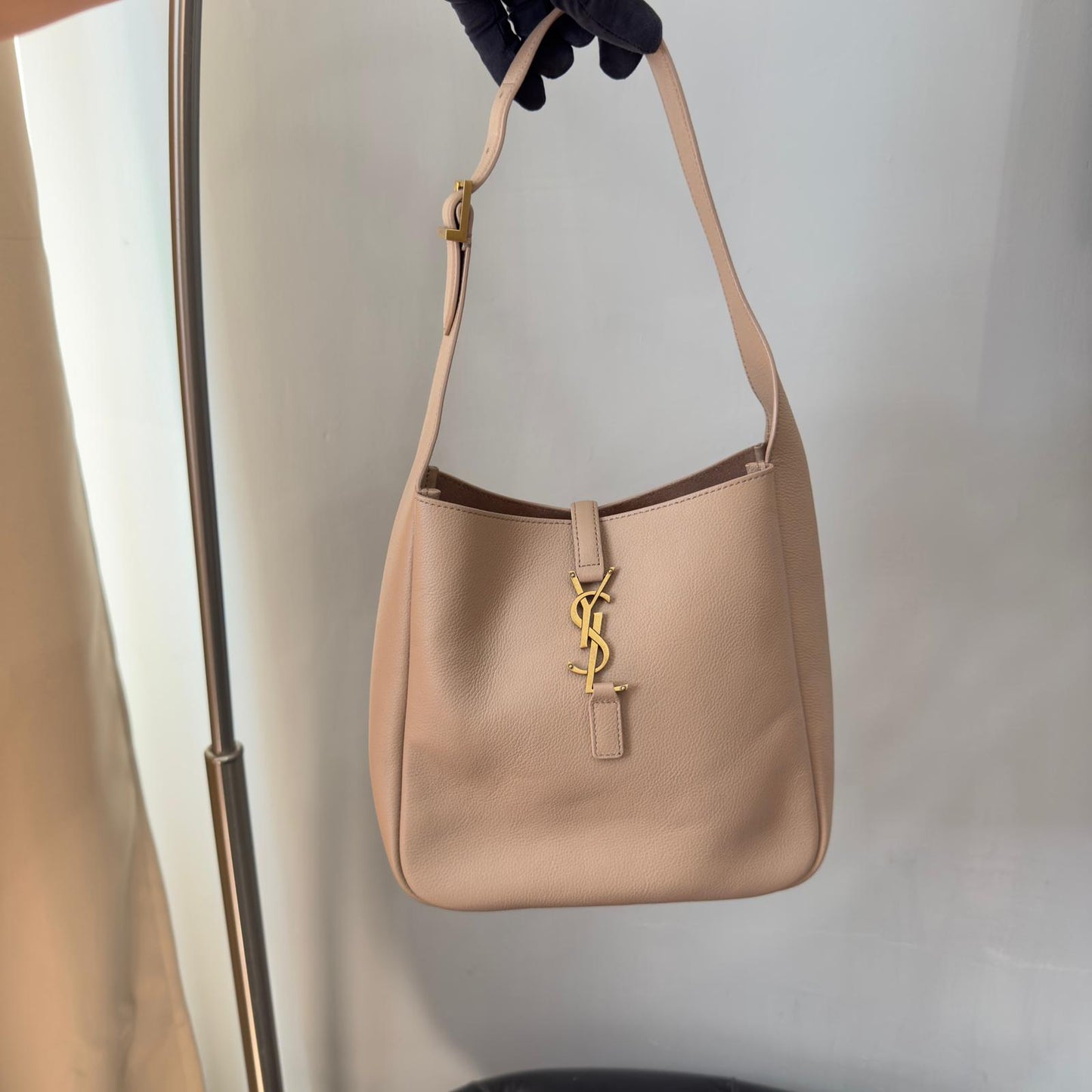 Saint Laurent Le 5 à 7 Small ecru and camel