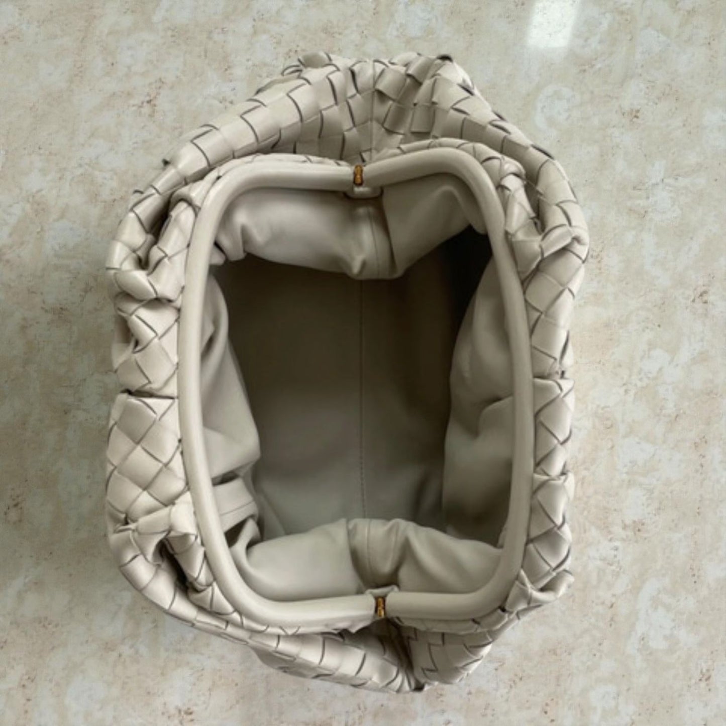 Bottega Veneta Maxi Pouch Color Gesso