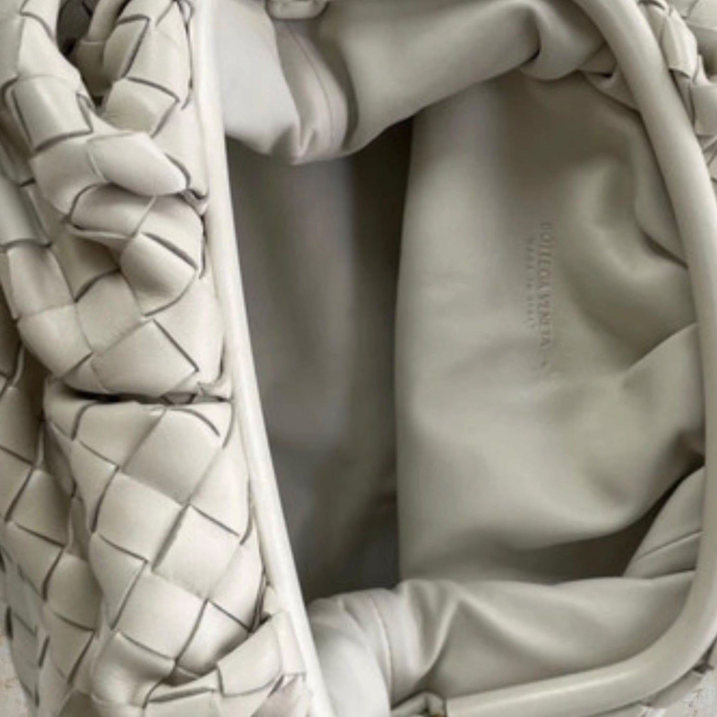Bottega Veneta Maxi Pouch Color Gesso