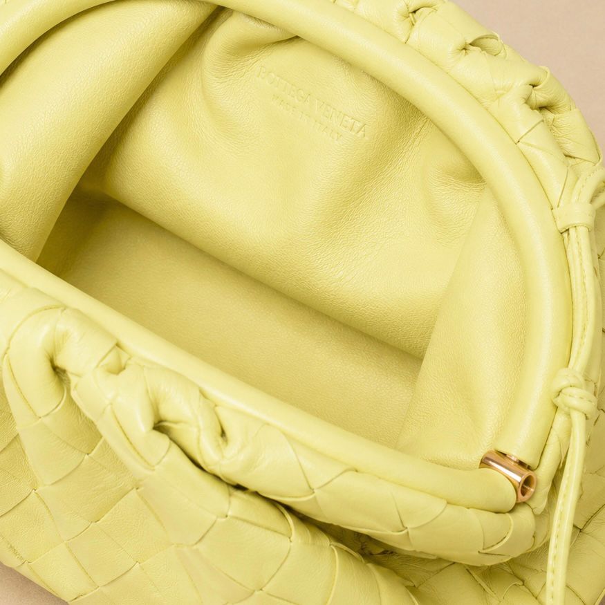 Bottega Veneta Mini Pouch Intrecciata color giallo