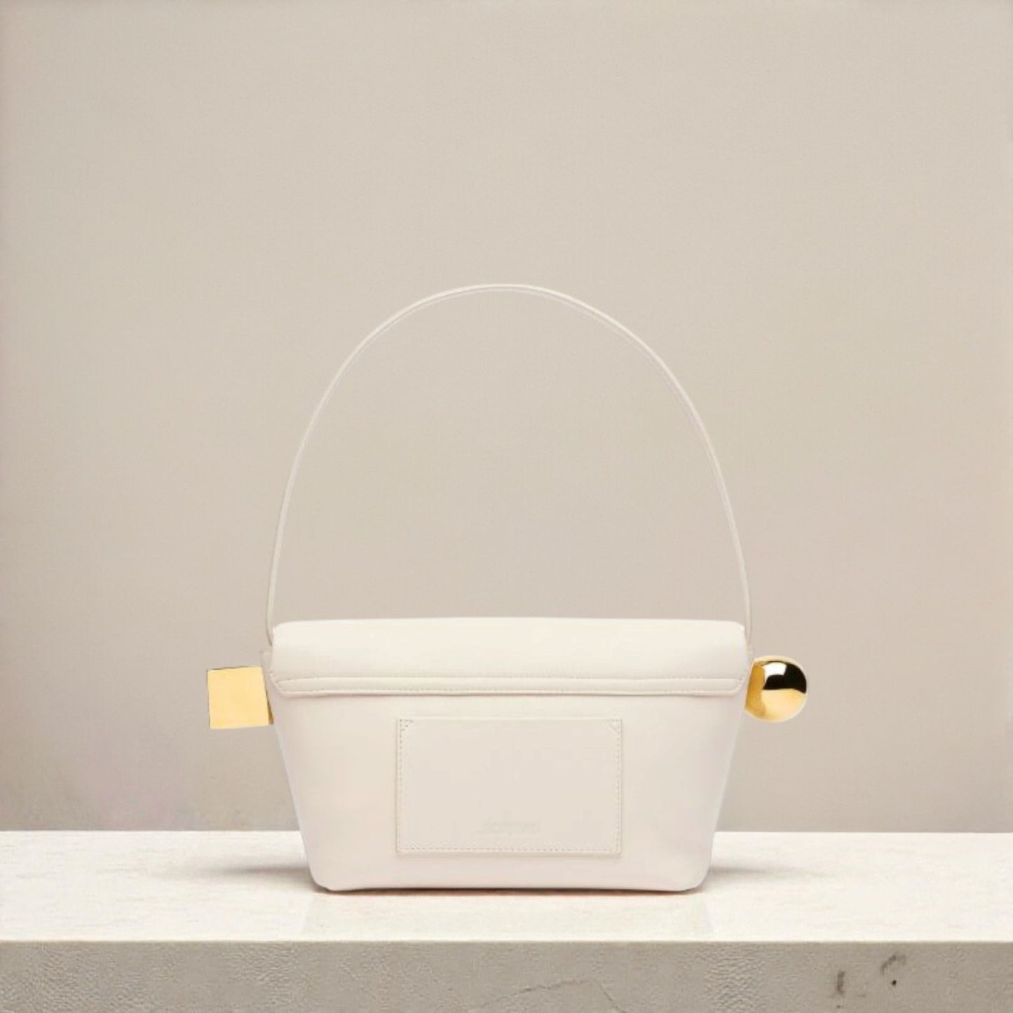 Jacquemus Le Rond Carré