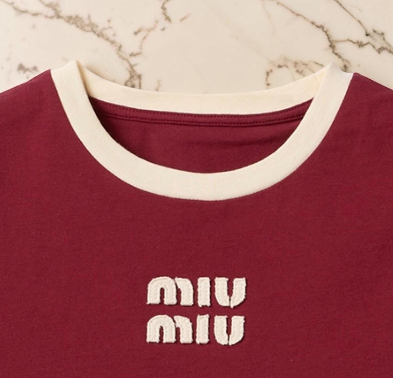Miu Miu T-shirt bordeaux