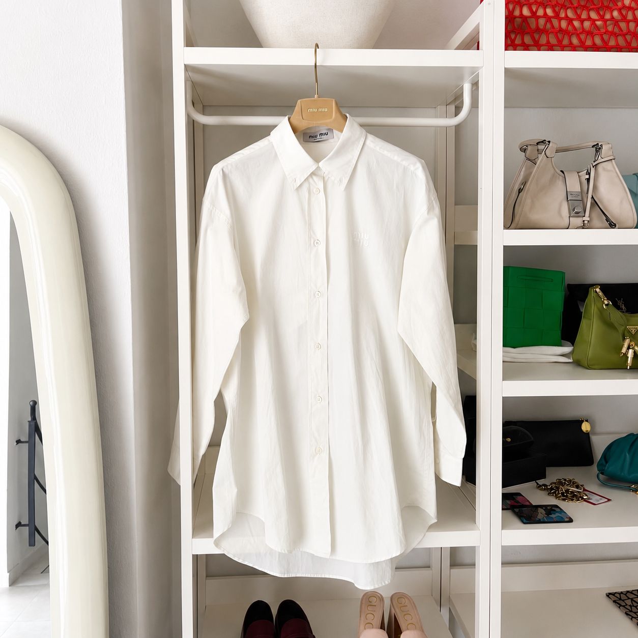 Miu Miu camicia Bianca con logo ricamato