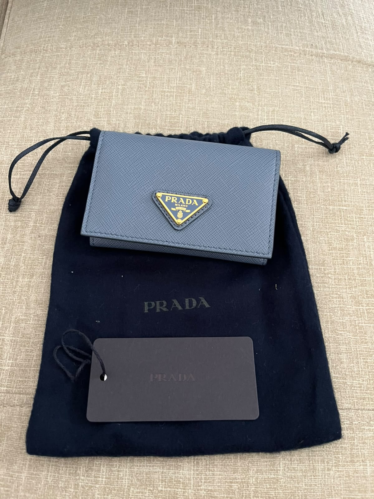 Prada portacarte in pelle azzurro polvere
