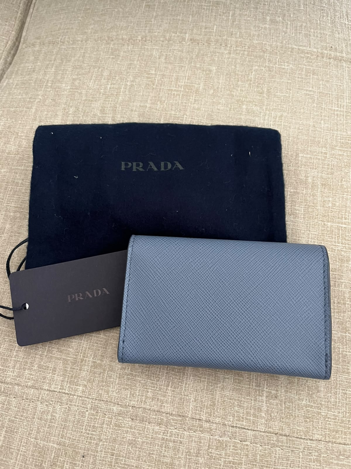 Prada portacarte in pelle azzurro polvere