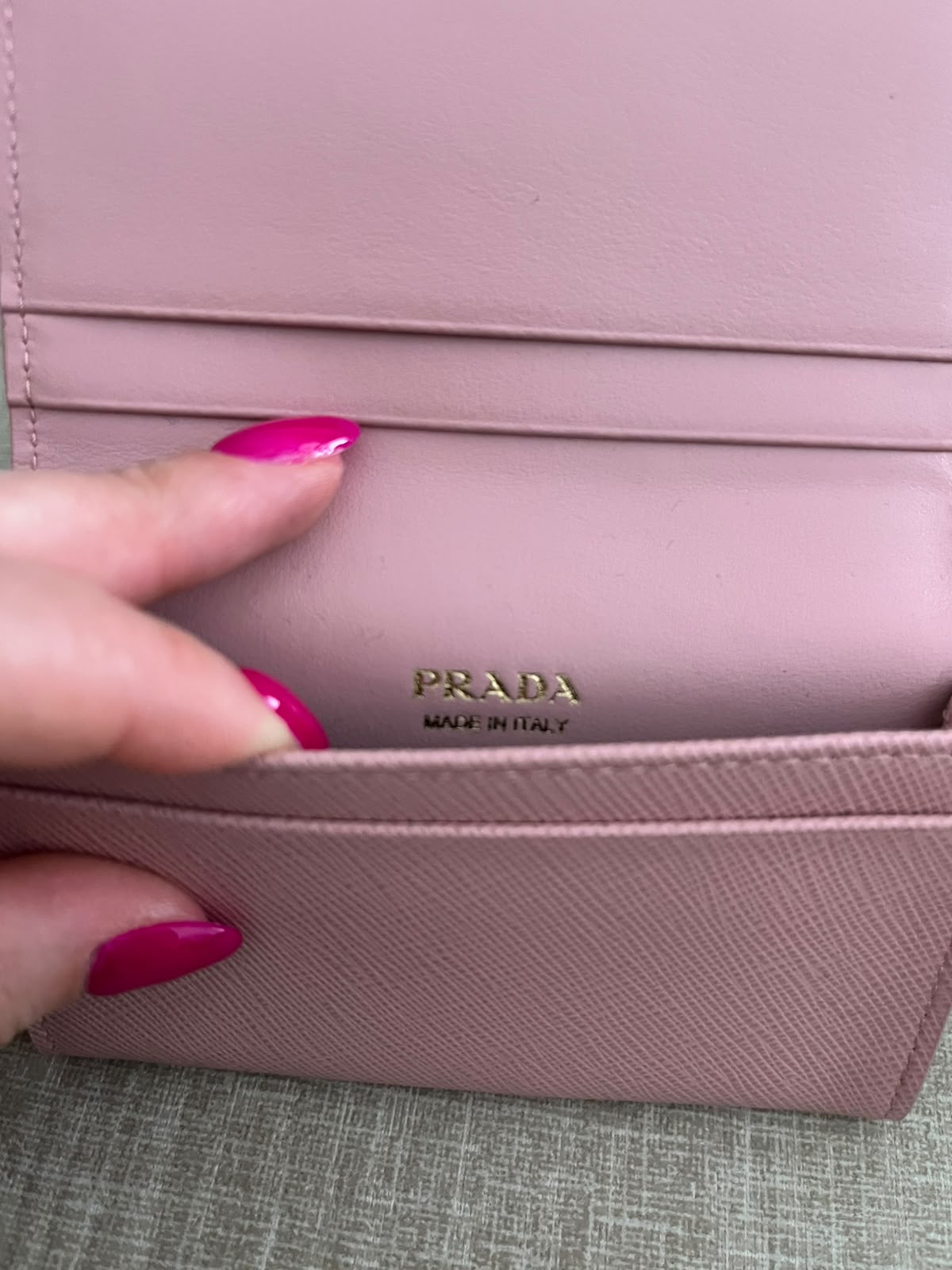 Prada portacarte in pelle rosa cipria