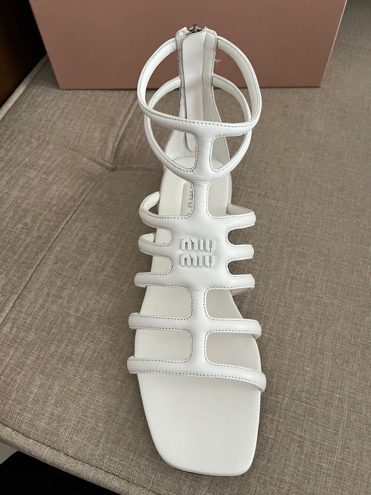 Miiu Miu sandali gladiatore in pelle con logo