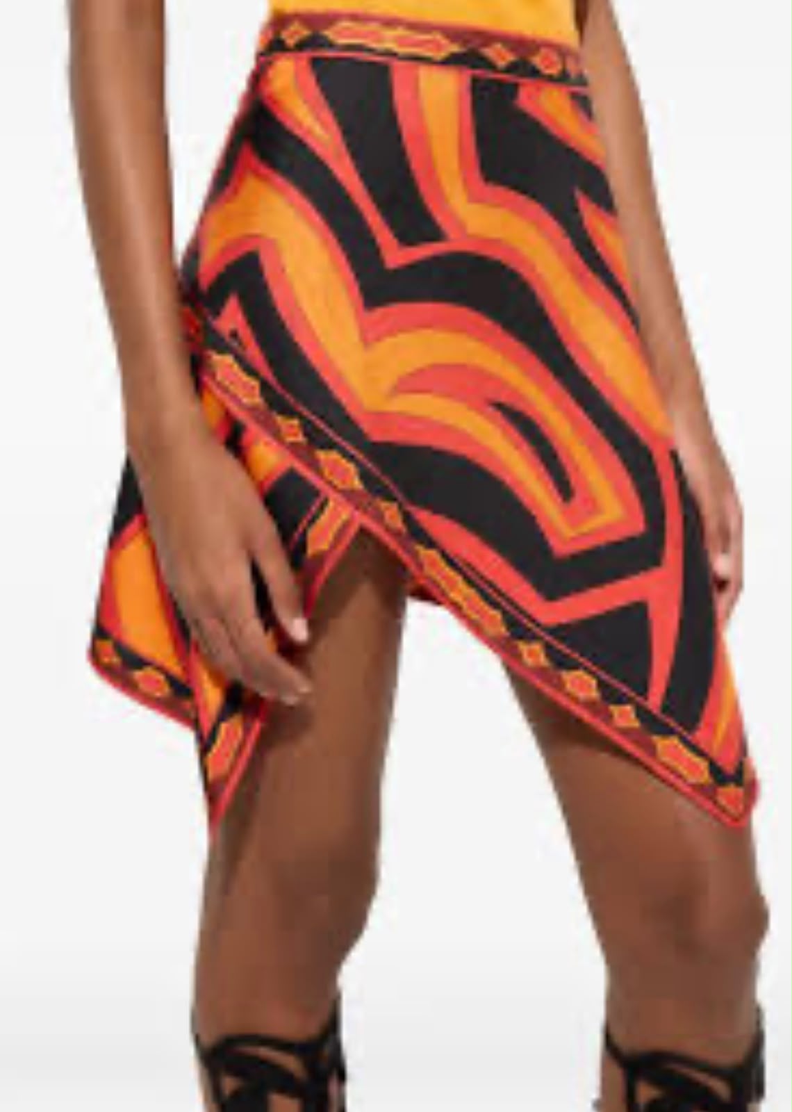 Pucci minigonna rosso e arancione