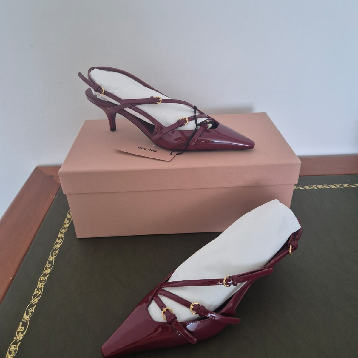 Décolleté slingback in vernice bordeaux