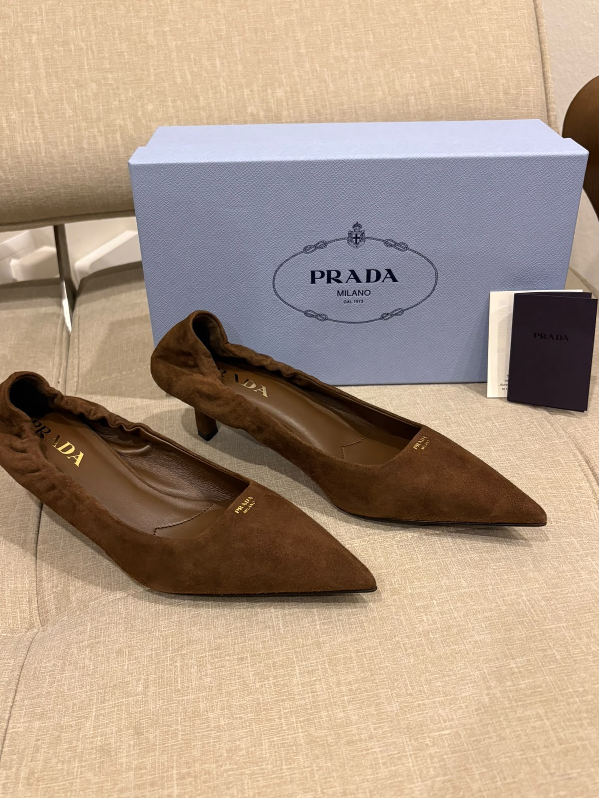 Prada décolleté in pelle scamosciata