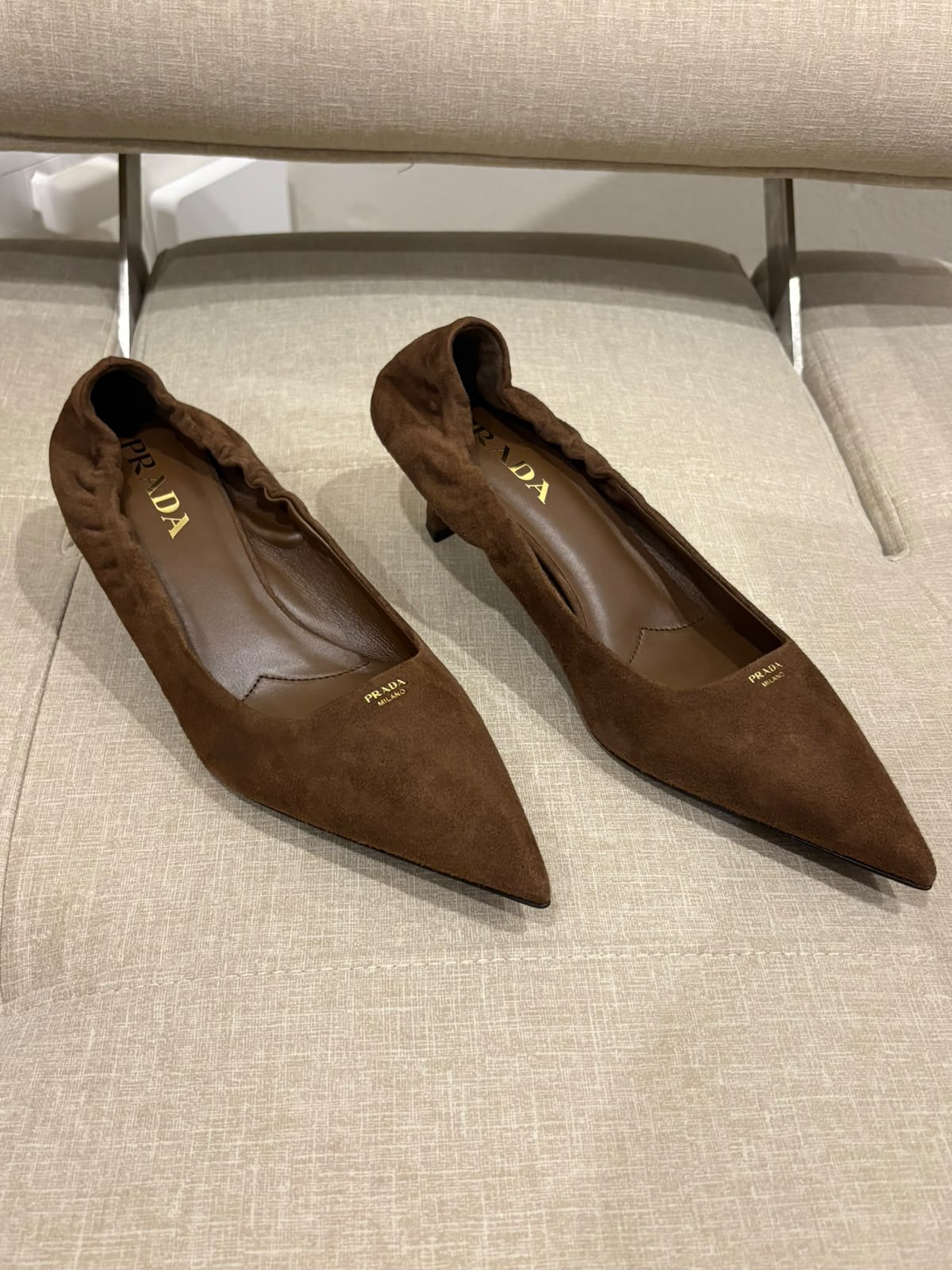 Prada décolleté in pelle scamosciata