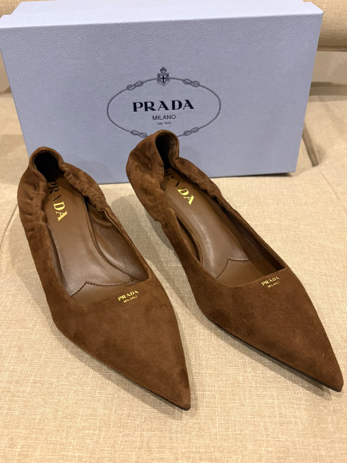 Prada décolleté in pelle scamosciata