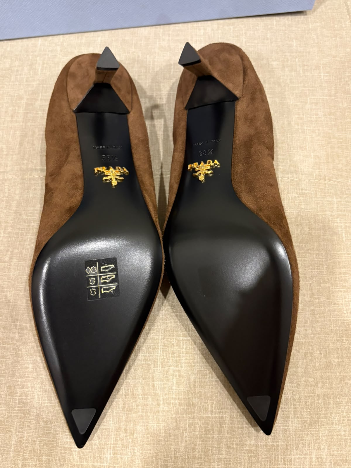 Prada décolleté in pelle scamosciata