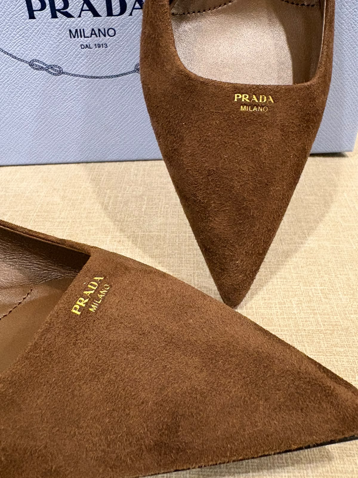 Prada décolleté in pelle scamosciata