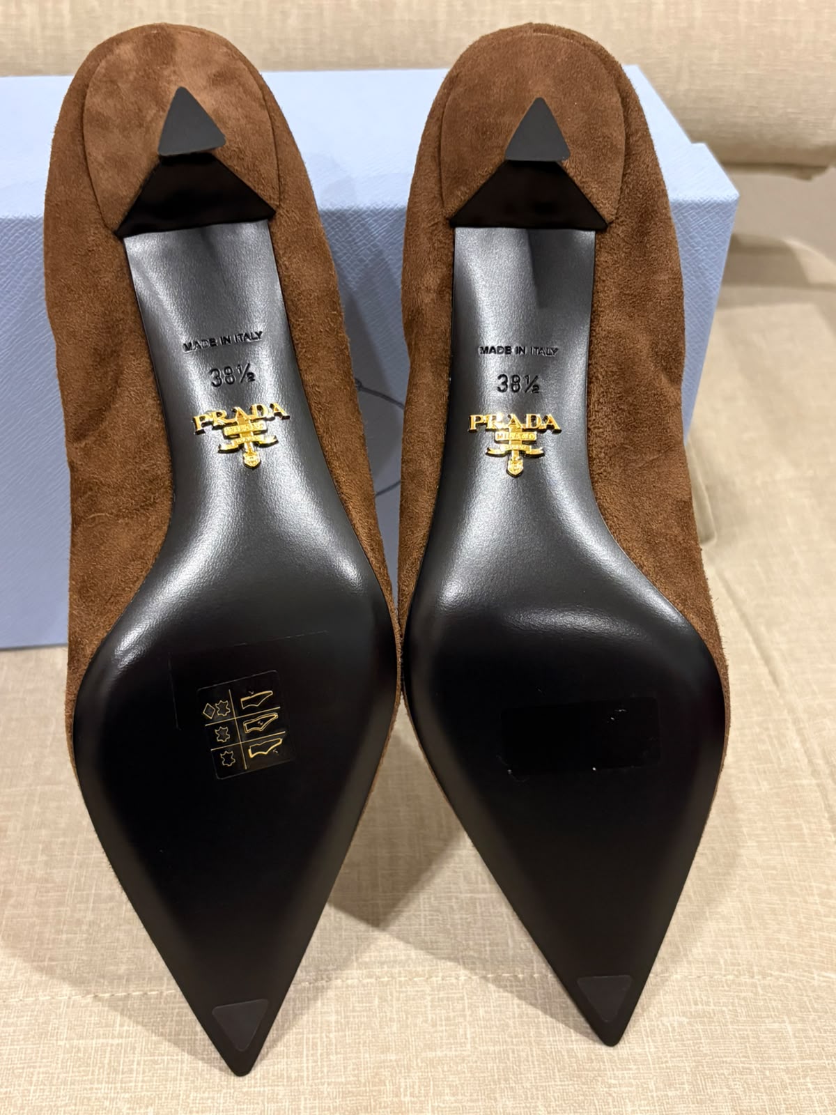 Prada décolleté in pelle scamosciata