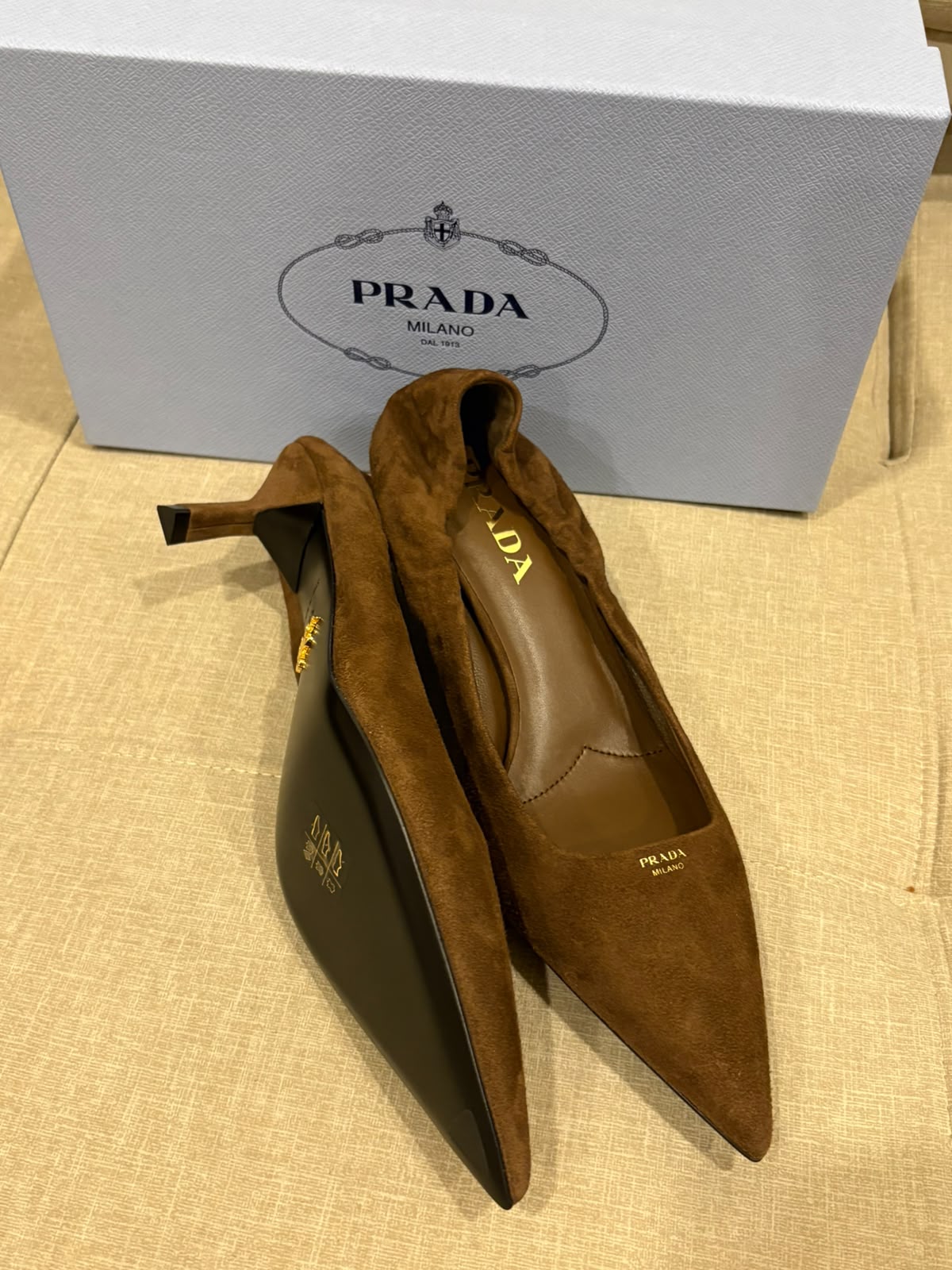 Prada décolleté in pelle scamosciata