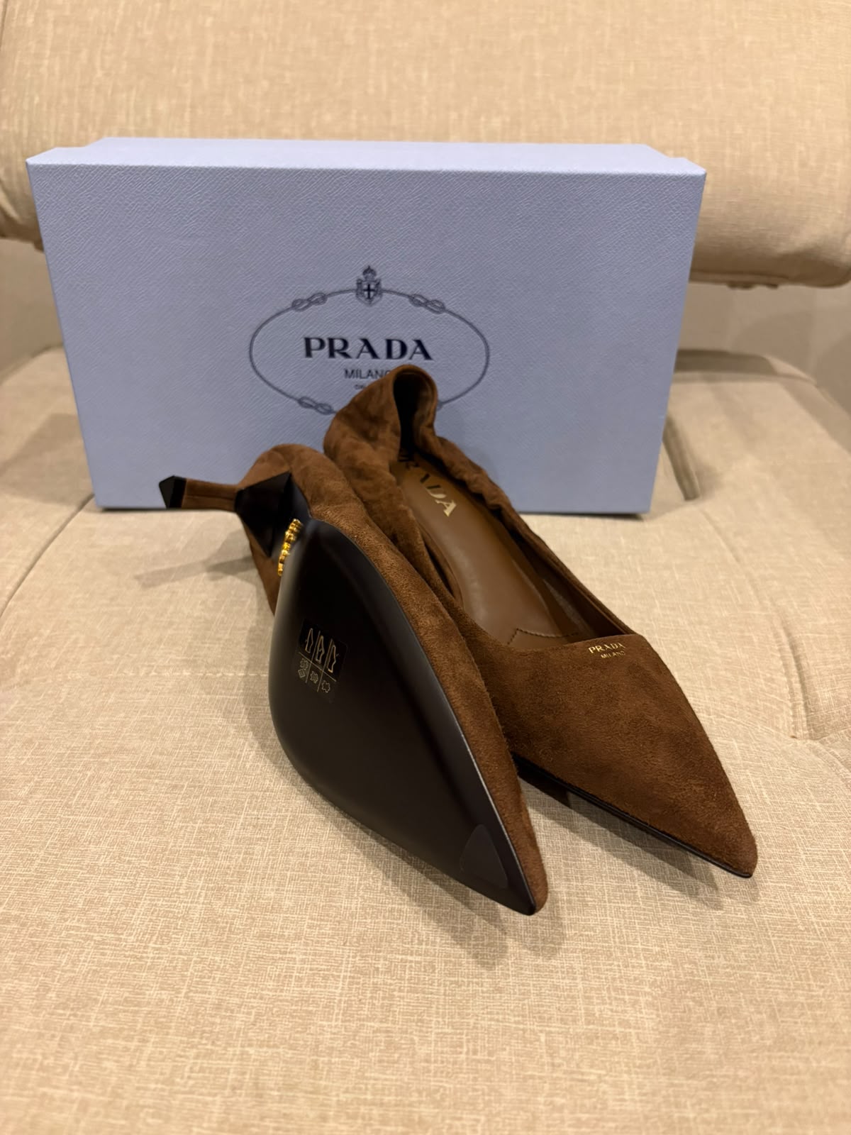 Prada décolleté in pelle scamosciata