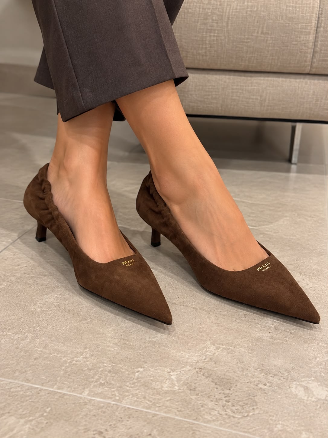 Prada décolleté in pelle scamosciata