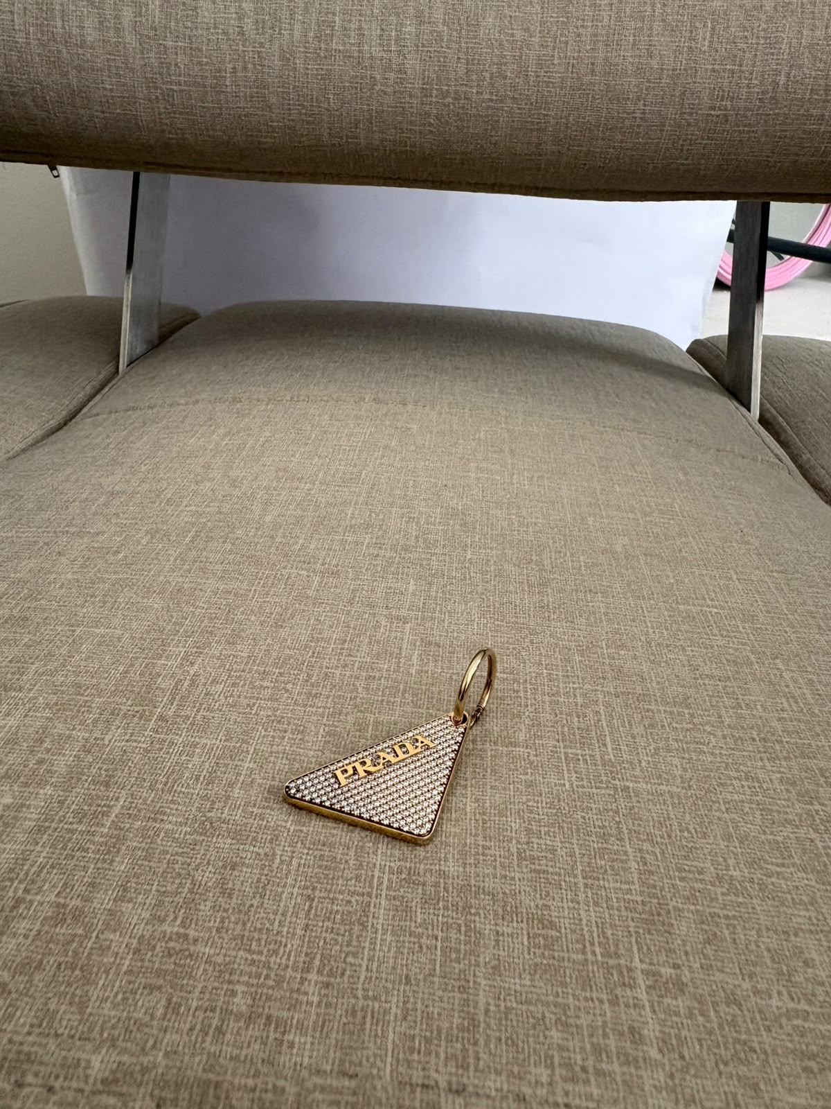 Prada orecchino oro e cristalli