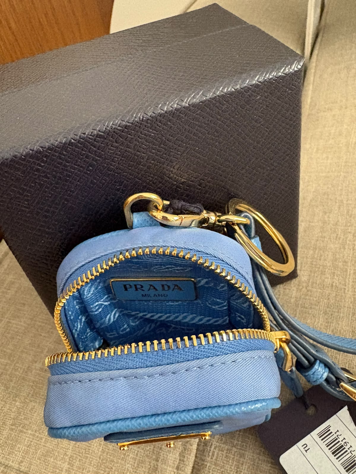 Prada portachiavi celeste