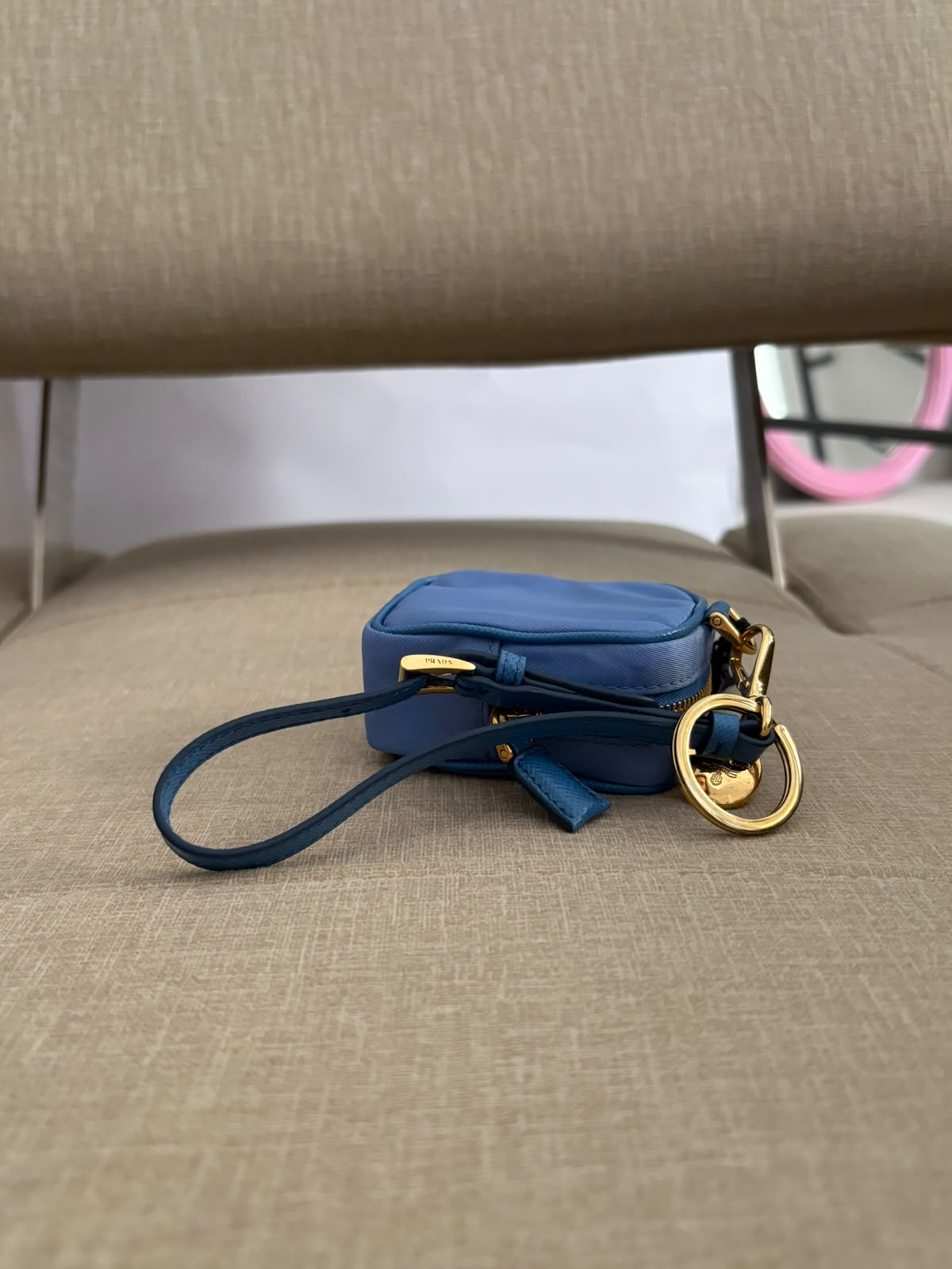 Prada portachiavi celeste
