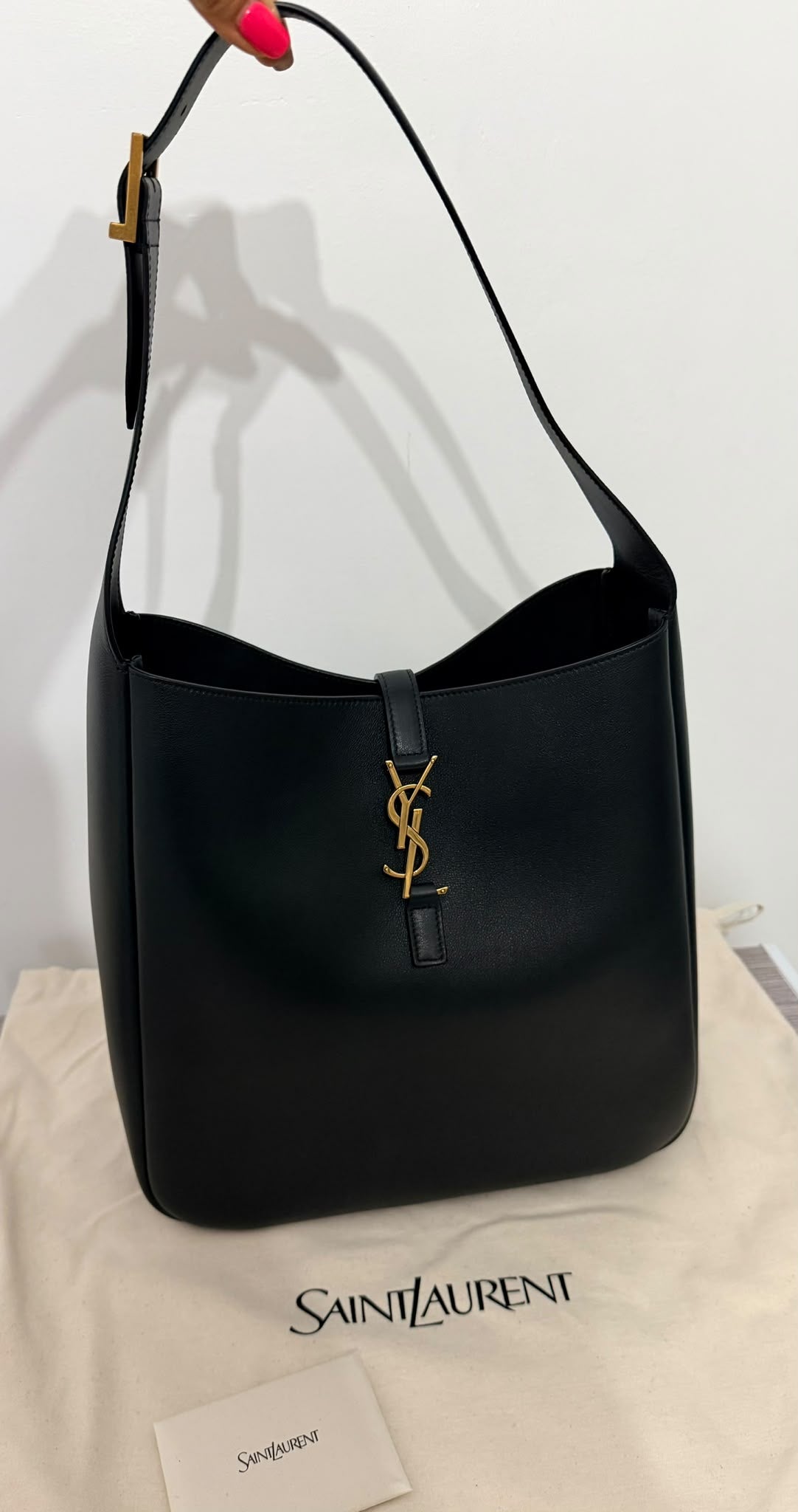 Saint Laurent Le 5 à 7 Morbida Small Nero
