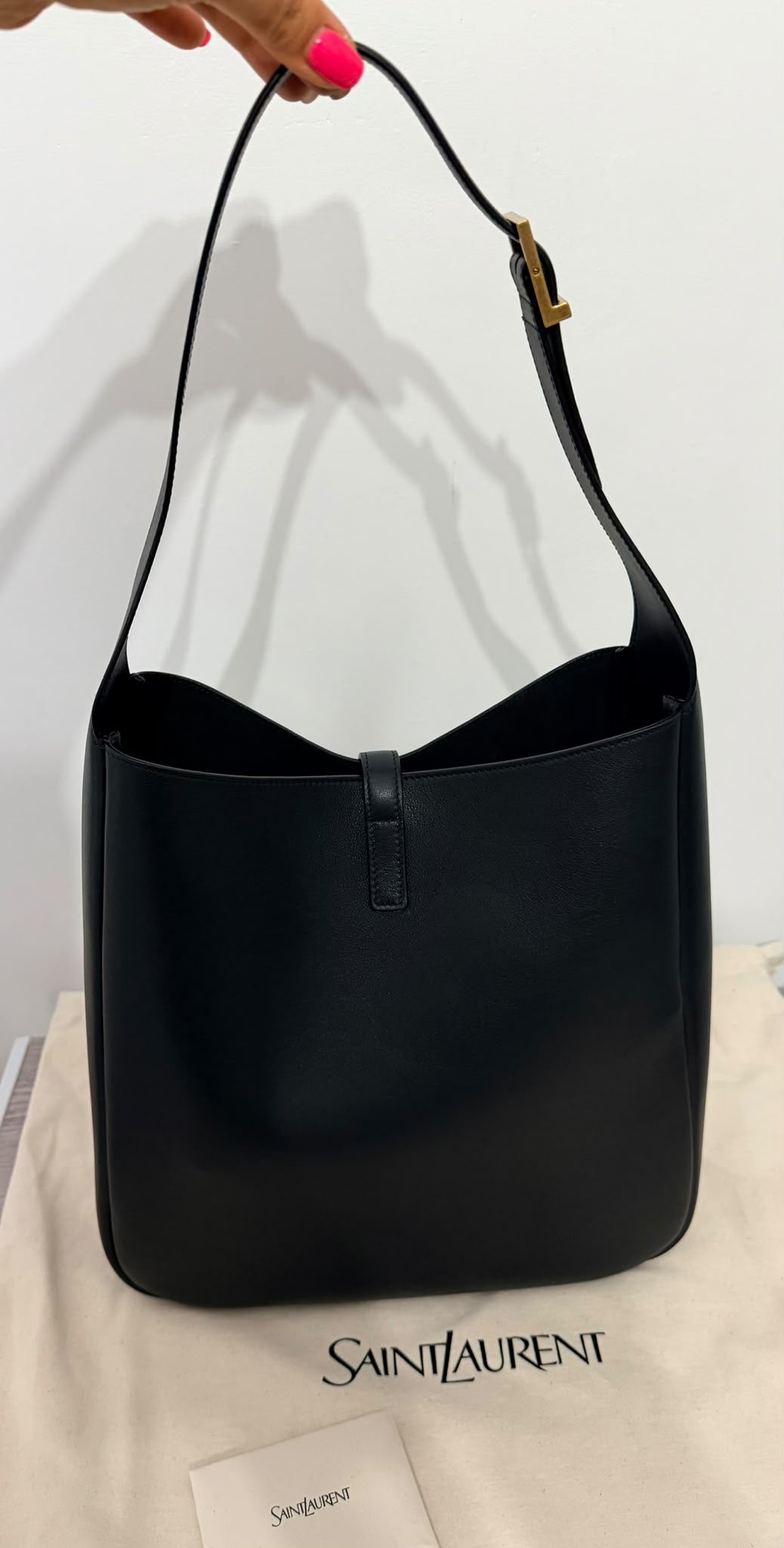 Saint Laurent Le 5 à 7 Morbida Small Nero