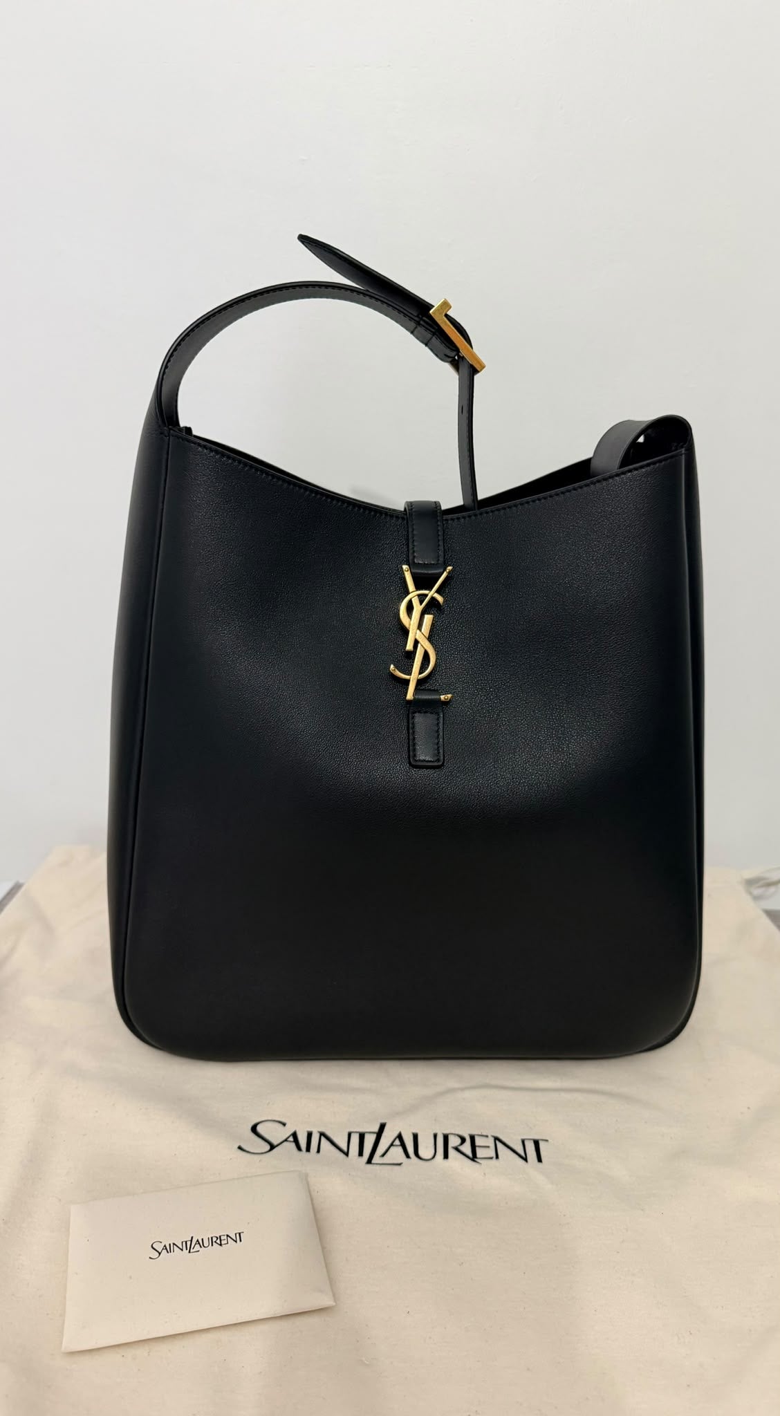 Saint Laurent Le 5 à 7 Morbida Small Nero
