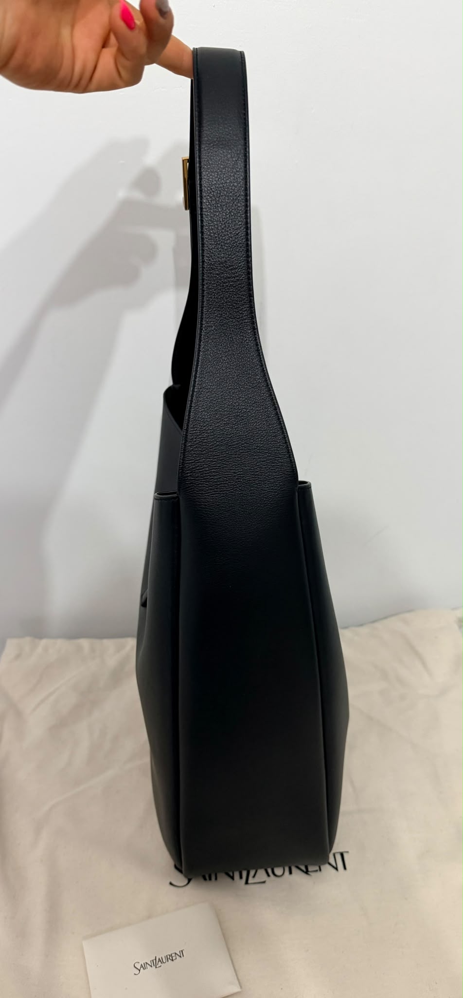 Saint Laurent Le 5 à 7 Morbida Small Nero