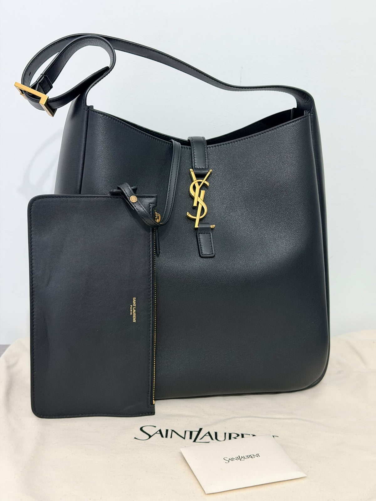 Saint Laurent Le 5 à 7 Morbida Small Nero
