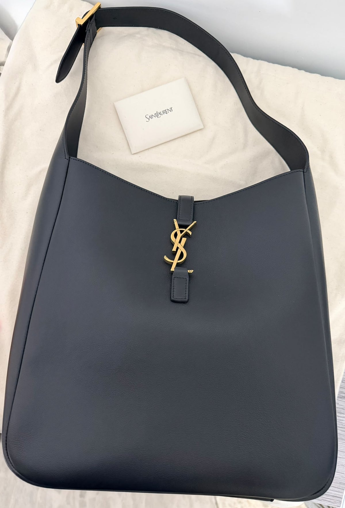 Saint Laurent Le 5 à 7 Morbida Small Nero