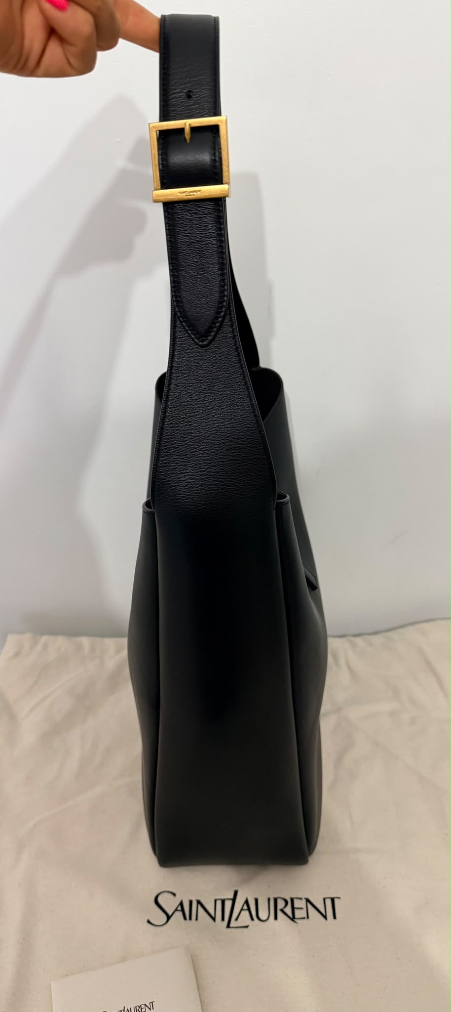 Saint Laurent Le 5 à 7 Morbida Small Nero