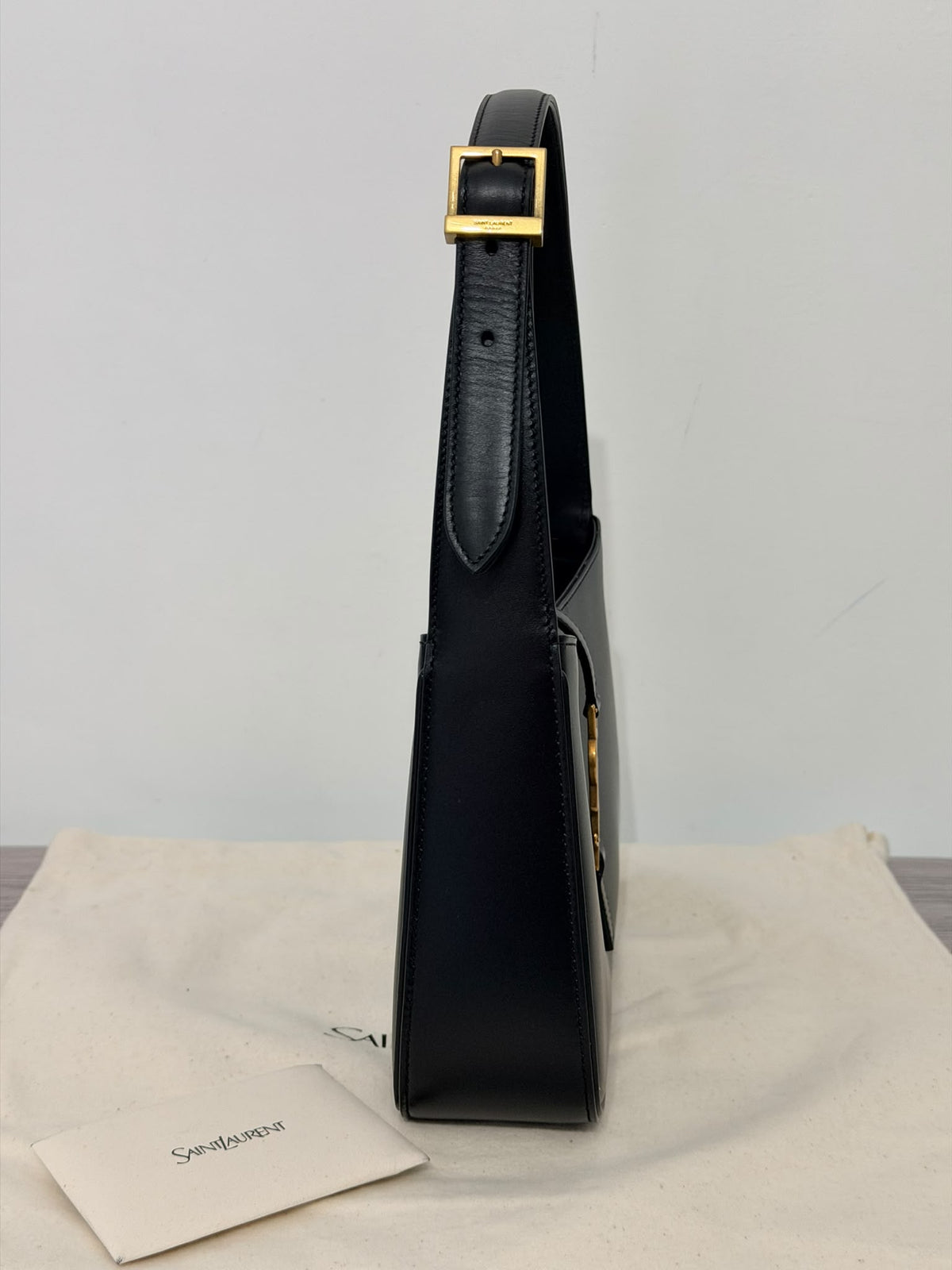 Saint Laurent Le 5 à 7 Hobo Bag - Nero