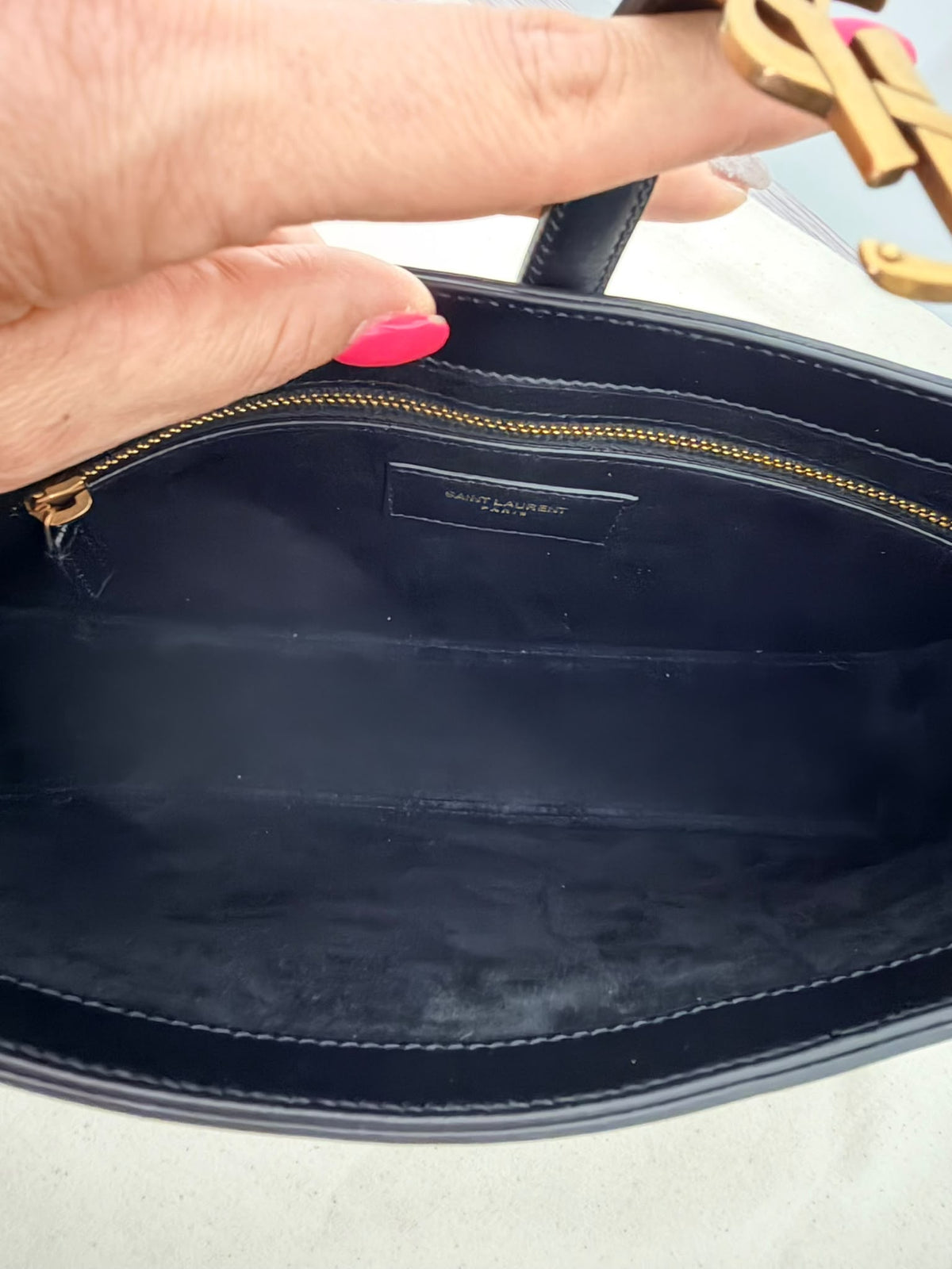 Saint Laurent Le 5 à 7 Hobo Bag - Nero