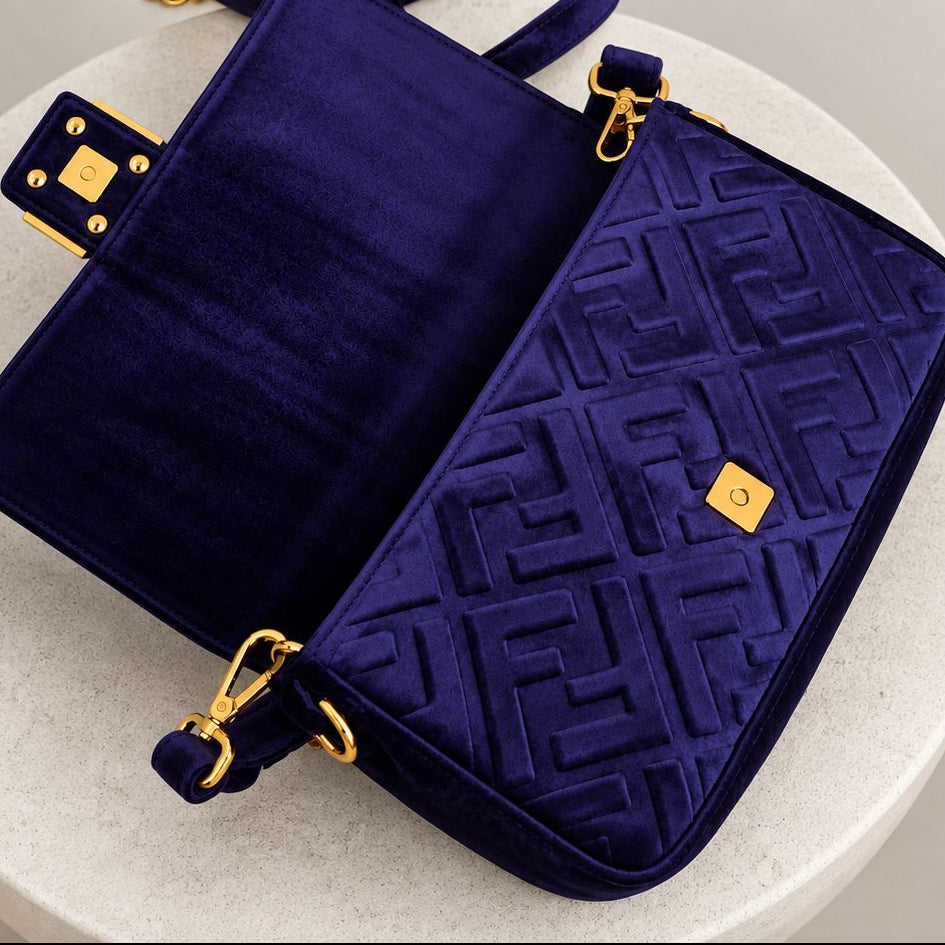 Fendi Baguette in velluto viola