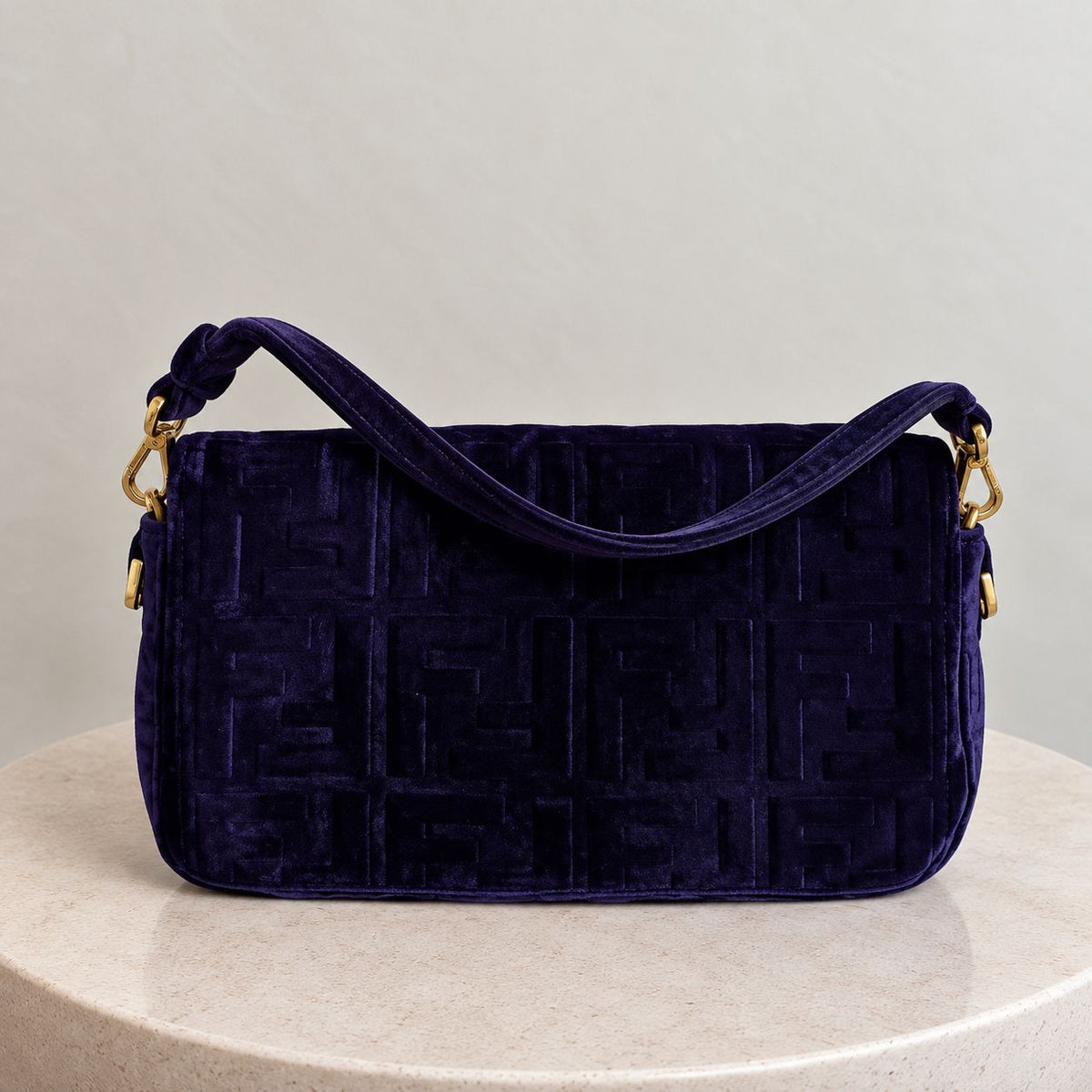 Fendi Baguette in velluto viola
