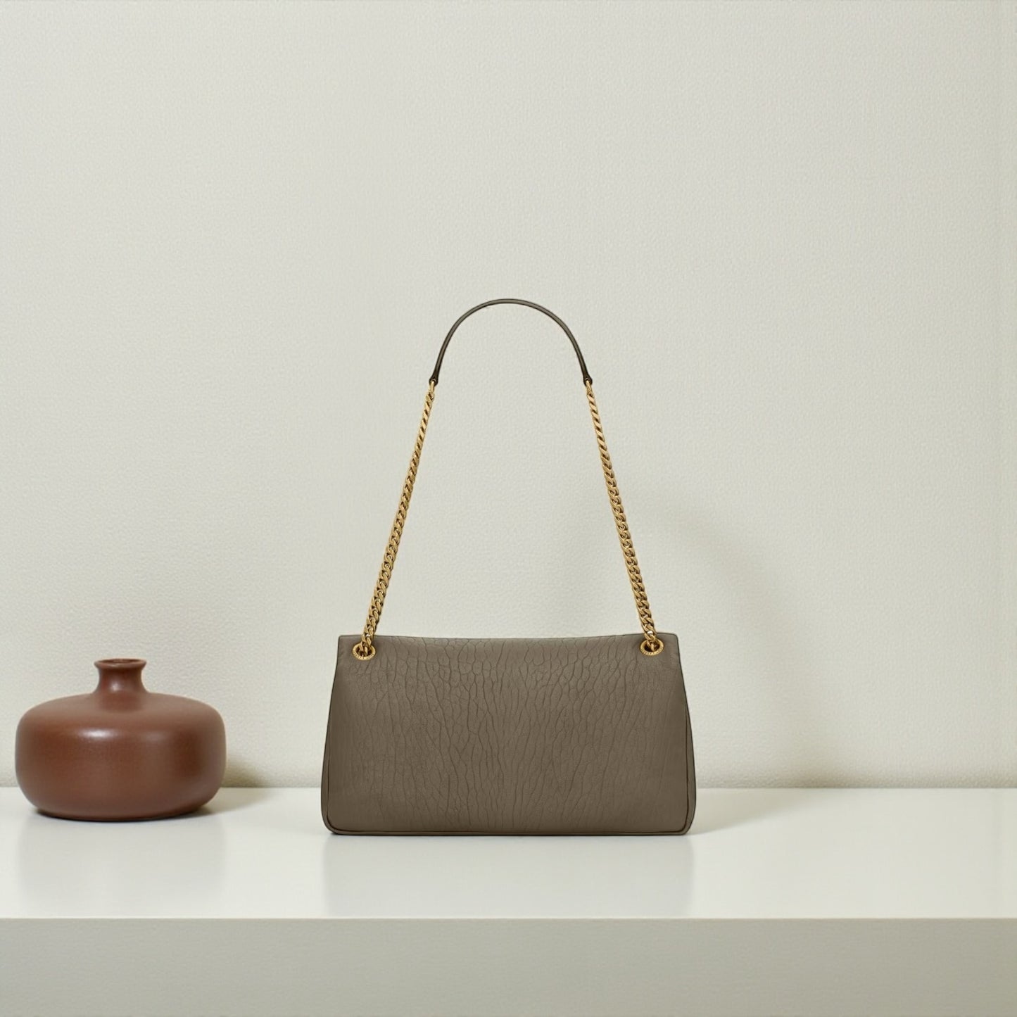 Saint Laurent Calypso Large in Pelle Martellata Color Muschio