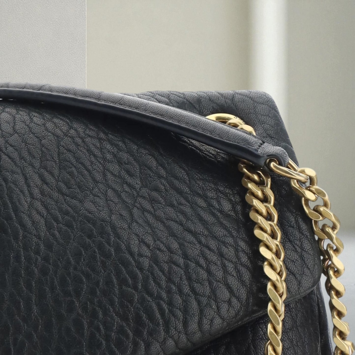 Saint Laurent Calypso Media in Pelle Martellata Nero