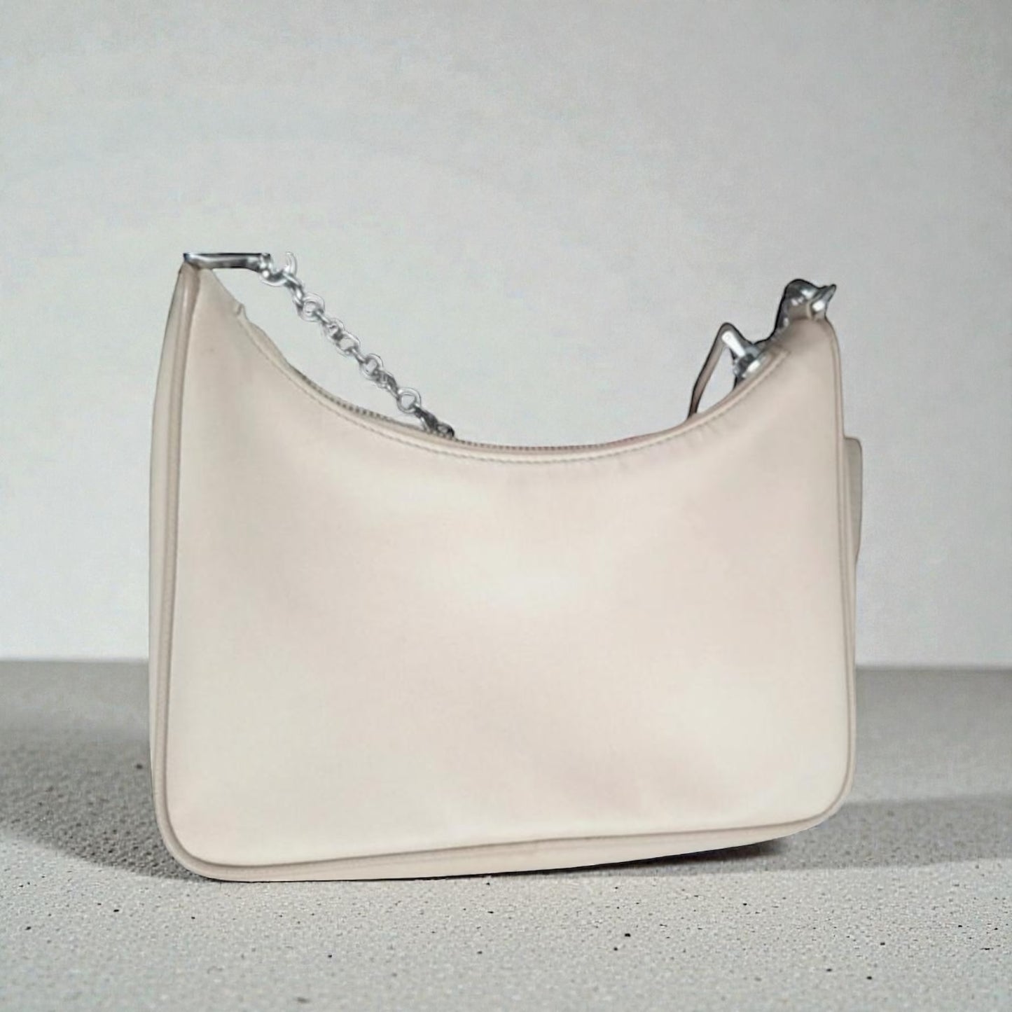 Prada Multipochette Re-Edition 2005 – Saffiano Beige