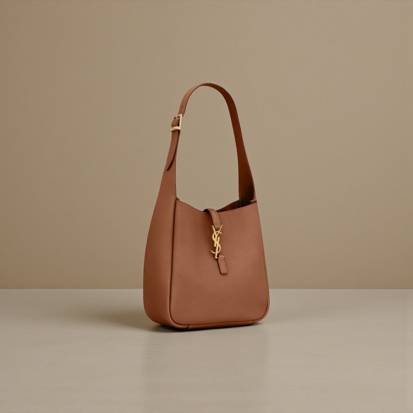 Saint Laurent Le 5 à 7 Small Marrone