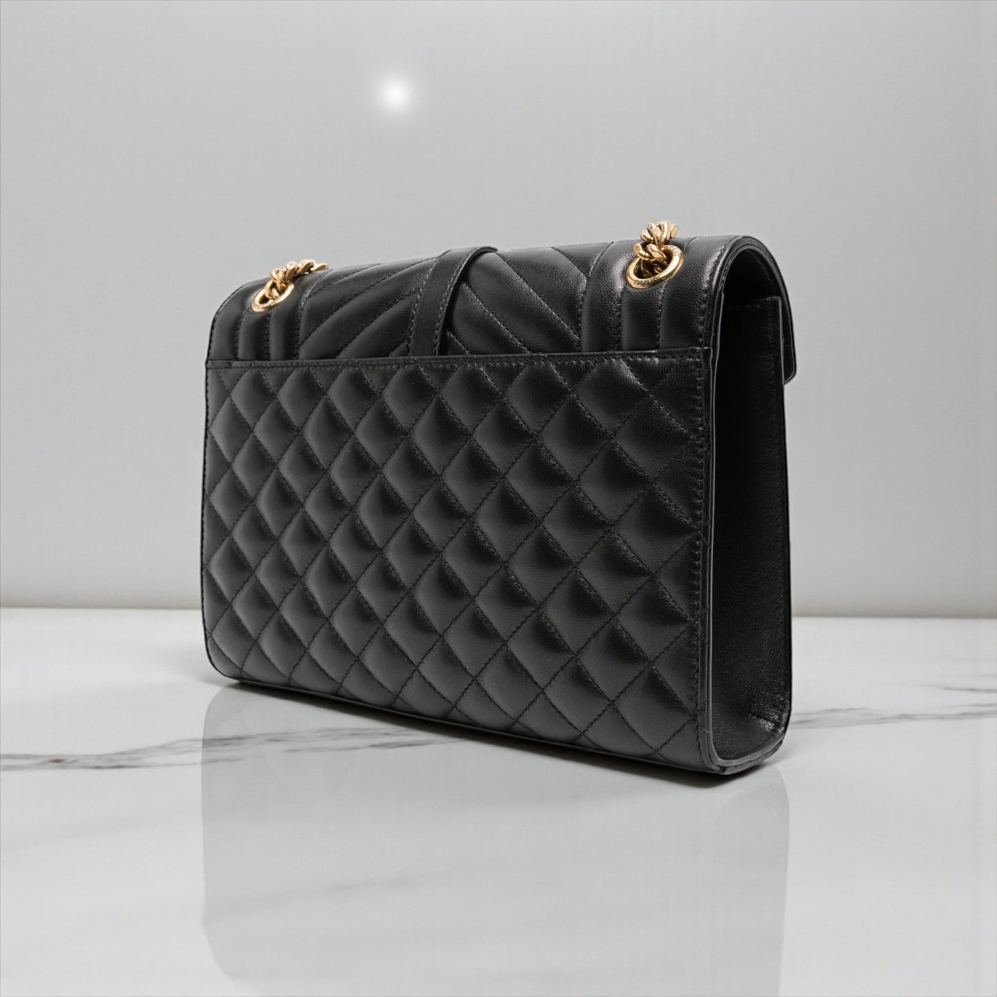 Saint Laurent Envelope Medium in Pelle Nera