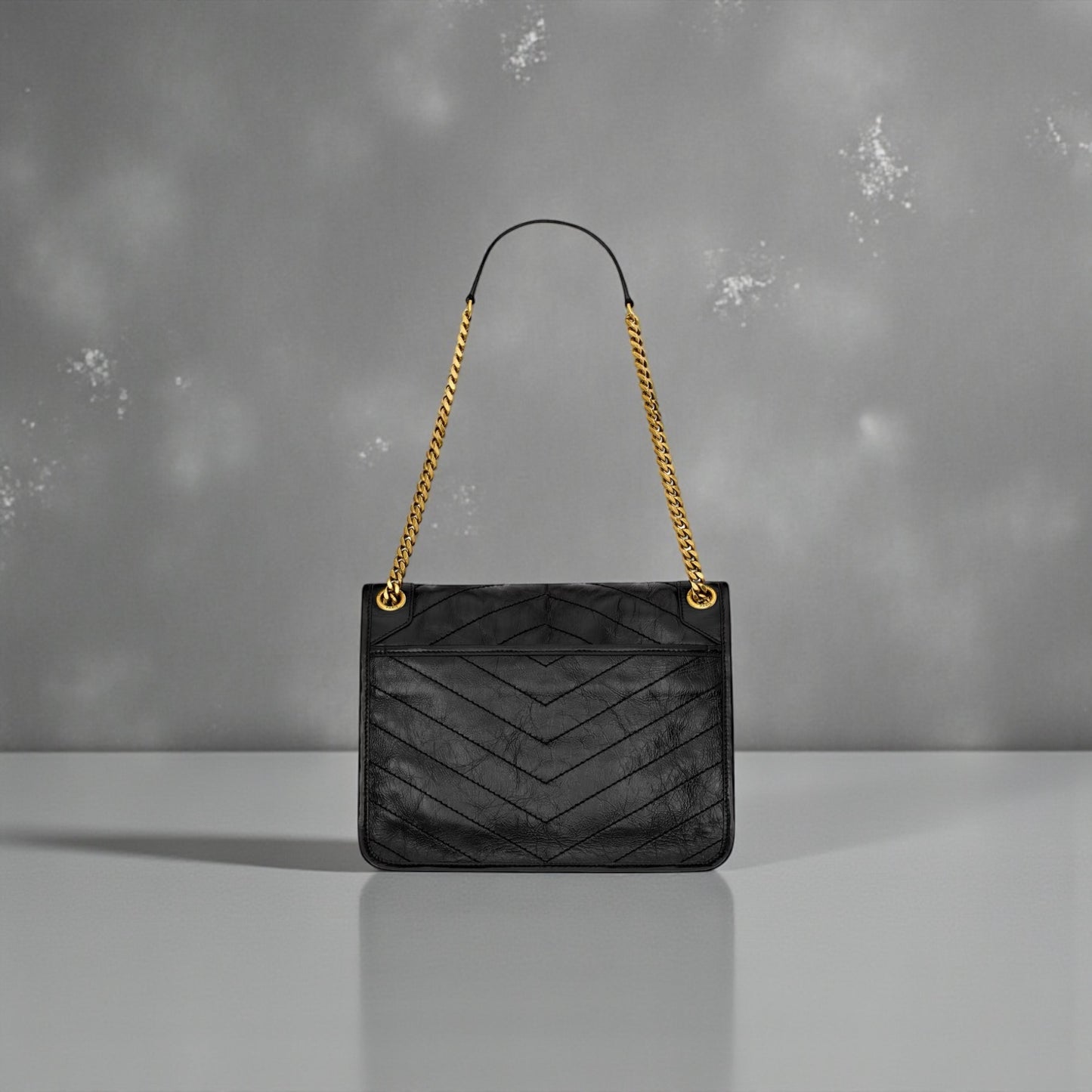 Saint Laurent Niki Medium nera con logo nero