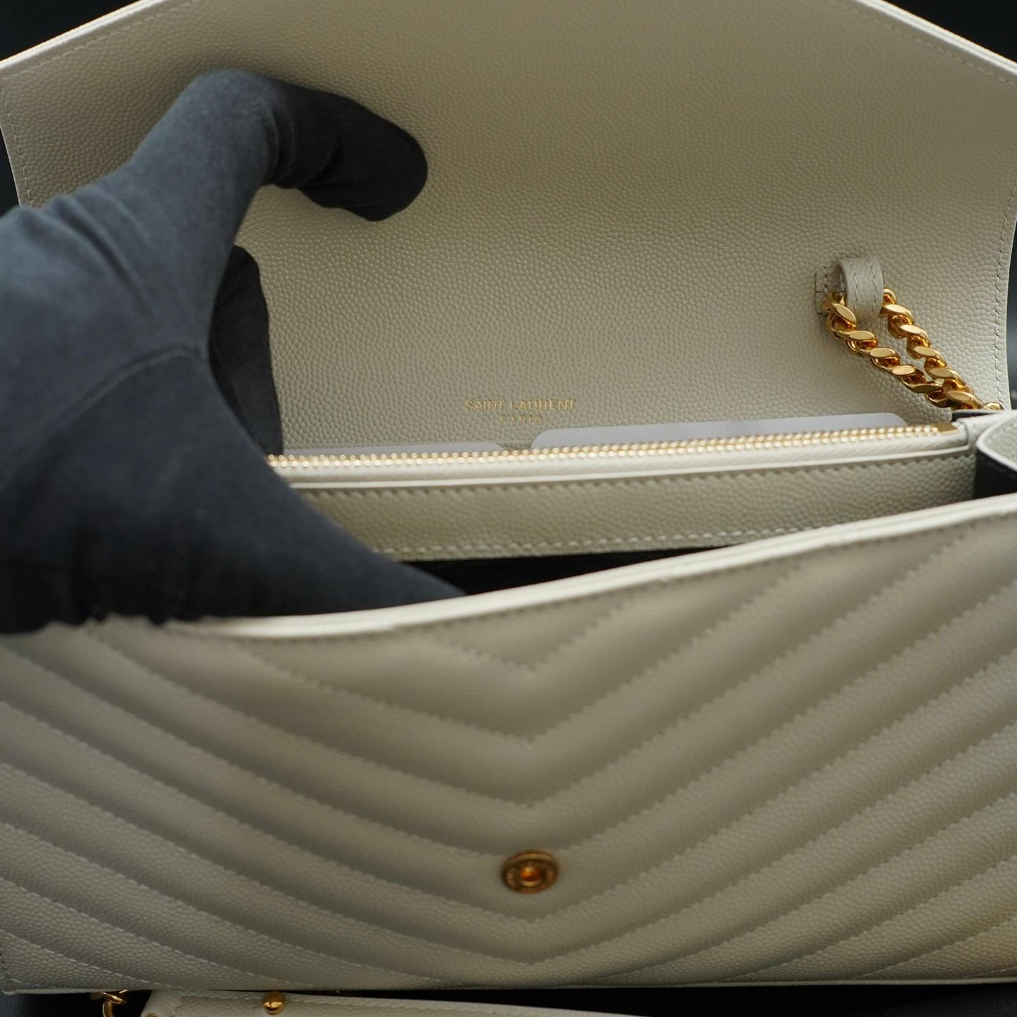 Saint Laurent Pochette con Catena Cassandre White