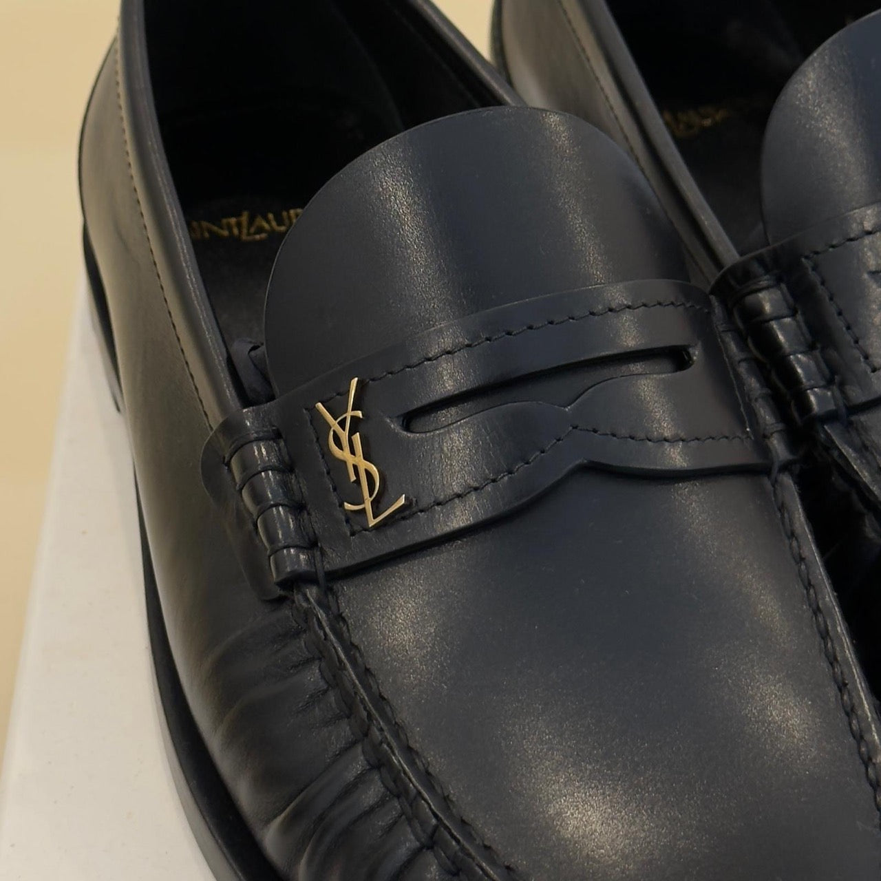 Saint Laurent Mocassini in pelle nera